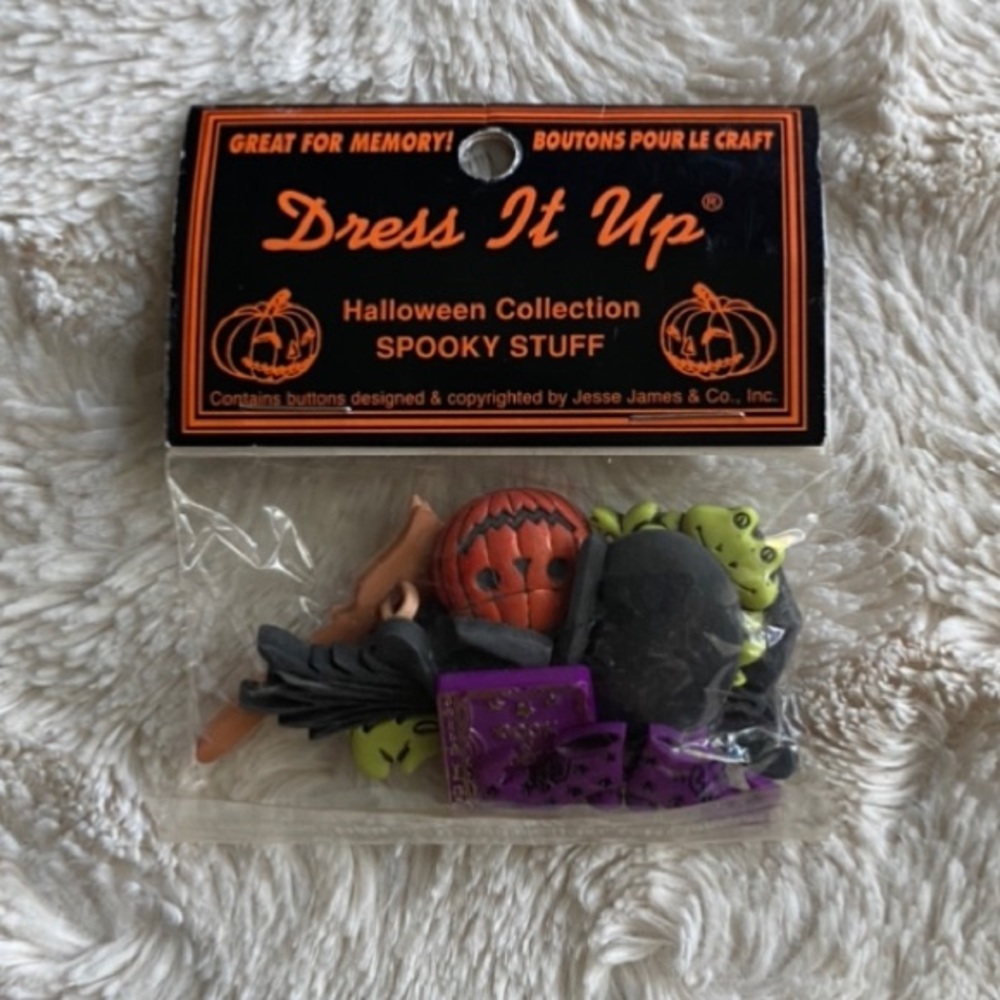 Halloween Spooky Buttons - Picture 2 of 9